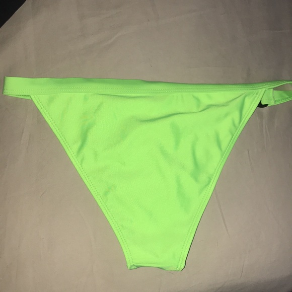 Cheeky bikini bottom - Picture 2 of 6